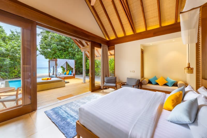Maldives Trip in Furaveri Resort with 2N Beach Villa + 2N Ocean Villa with Jacuzzi