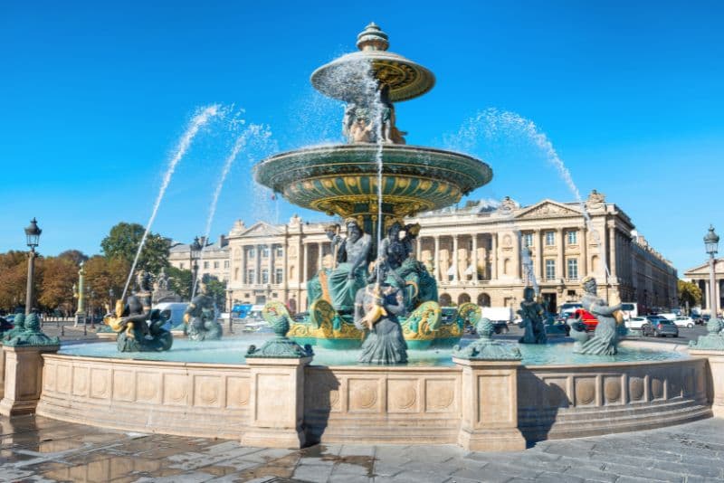 11 Days Wonderful Trip Package to Paris & Swiss with Austria