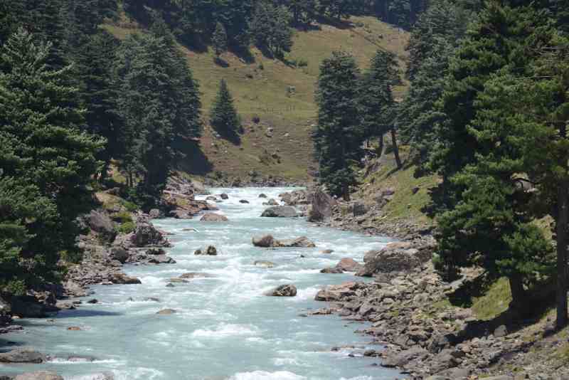 Kashmir Family Retreat: 6 Nights in the Paradise Valley